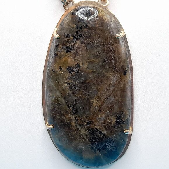 STELLA & DOT Leona Necklace Labradorite Stone Pendant, 30" - Picture 5 of 12